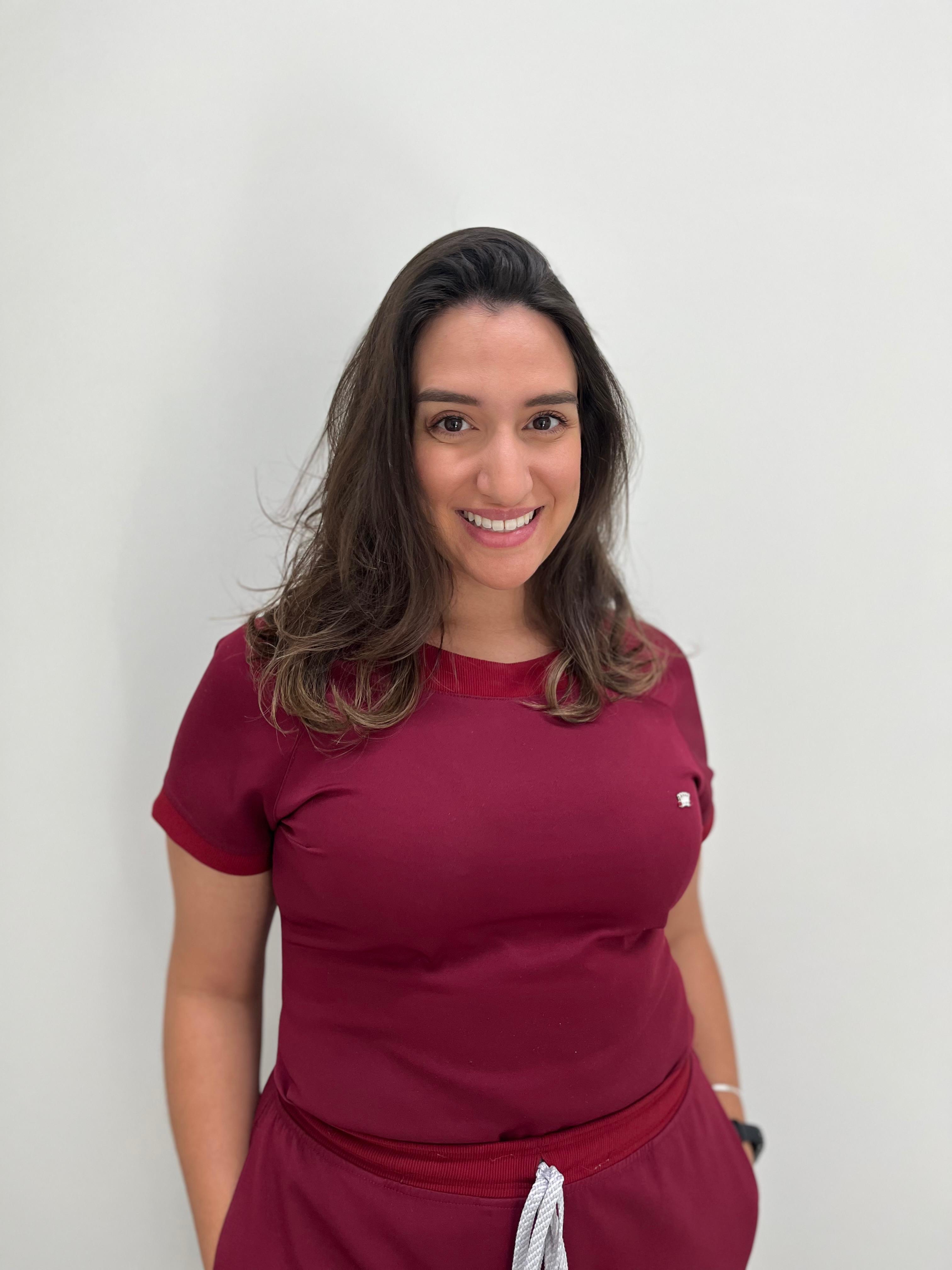 Dra. Gabriella Perissinotti — Especialista em Implantodontia e Harmonização Orofacial