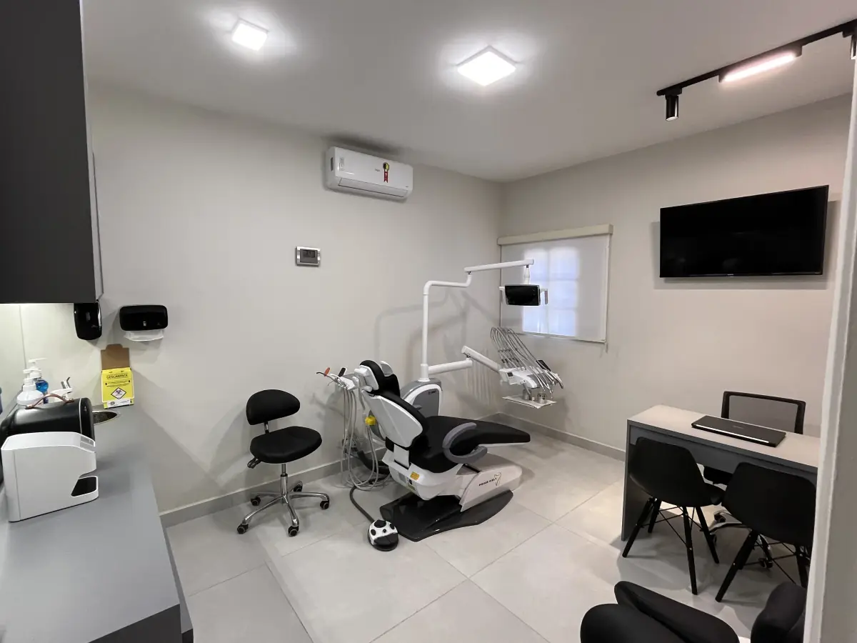 Sala de atendimento Santtis Odontologia, equipamentos modernos
